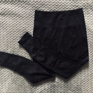 Seamless Mesh Side-Detail Leggings | Fabletics